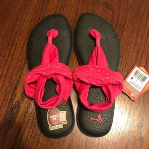 NWT Sanuk yoga sling sandal